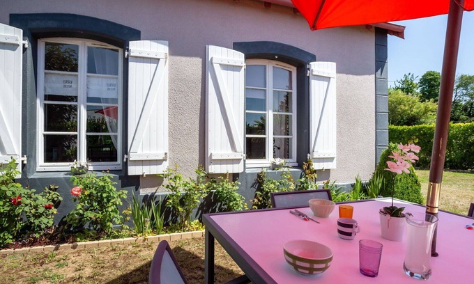Champeaux House | Beautiful private villa for 4 people with TV, terrace and parking