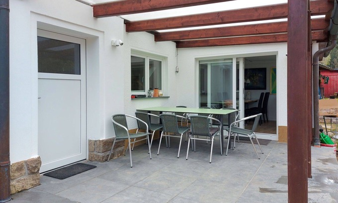 Bad Brambach House | Beautiful private villa for 8 people with WIFI, TV, terrace, pets allowed and parking