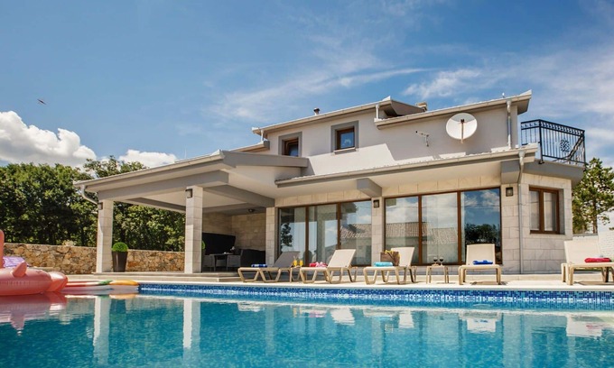 Prolozac Villa | Beautiful private villa with A/C, hot tub, private pool, WIFI, TV, terrace, panoramic view, parking