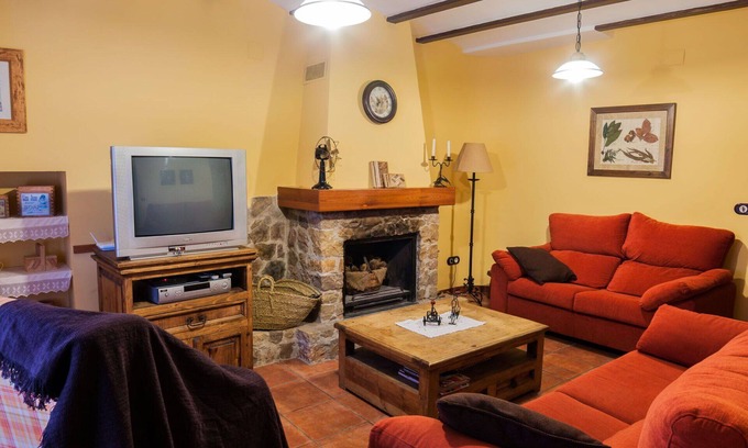 Cabanes Villa | Beautiful private villa for 8 guests with WIFI, TV, terrace and parking