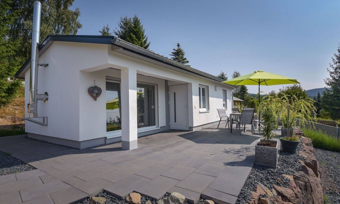 Goldlauter House | Beautiful private villa for 4 people with WIFI, TV, terrace, pets allowed and parking