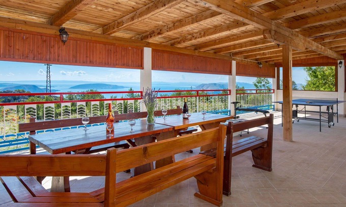 Lukovo House | Beautiful private villa for 12 people with private pool, A/C, WIFI, TV, terrace and pets allowed