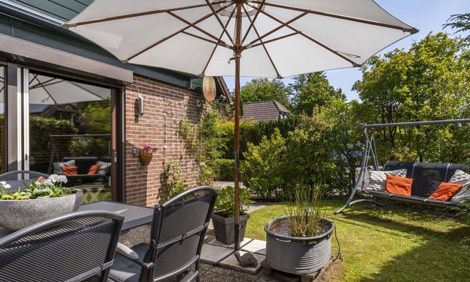 Wolphaartsdijk House | Beautiful private villa for 4 guests with WIFI, TV, terrace, pets allowed and parking