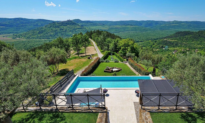 Golubici Villa | Beautiful private villa with WIFI, private pool, A/C, hot tub, TV, terrace, panoramic view, parking