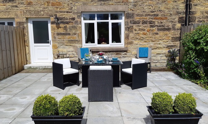 Berwick-upon-Tweed Cottage | Beautiful renovated Stone Cottage with enclosed Garden and Free Wifi.