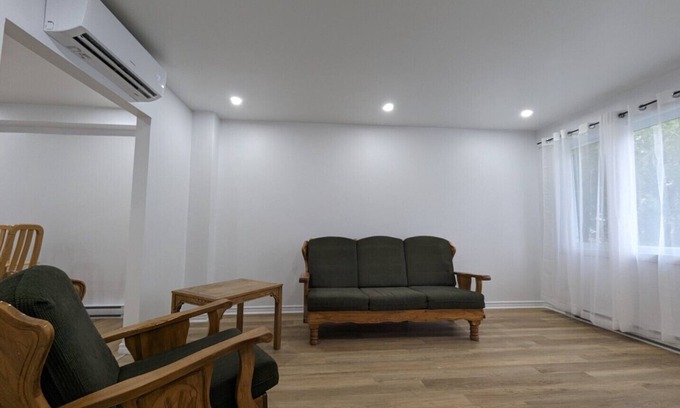 Sainte-Dorothee House | Beautiful recently renovated house semi-detached in Laval.