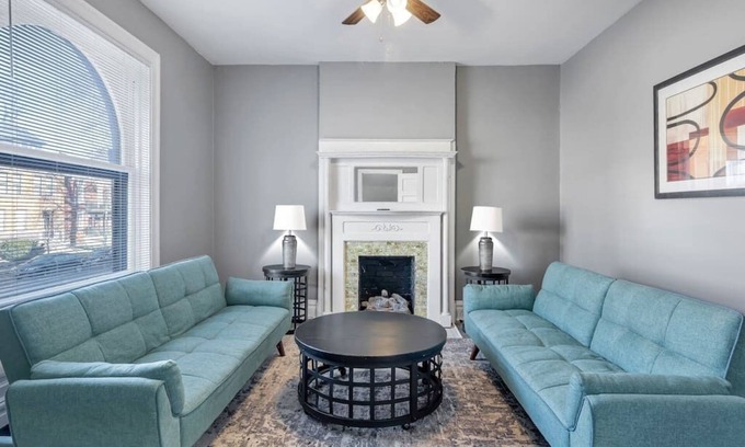 Shaw Hotel | Beautiful, Rehabbed Unit in Shaw Community - 4226b