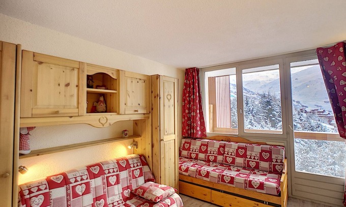 Reberty Apartment | Beautiful renovated 2-room, 4 pers, south-facing, ski-in/ski-out
