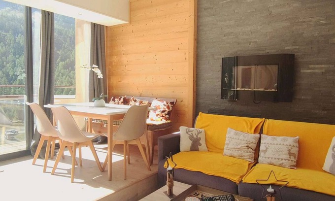 Isola Apartment | Beautiful Renovated Apartment at the Foot of the Slopes in Isola 2000
