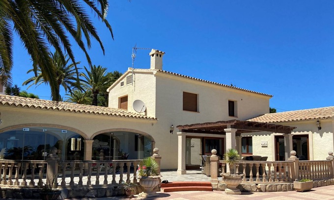Paratella Villa | Beautiful Renovated Finca / Villa with Private Pool & Sea Views