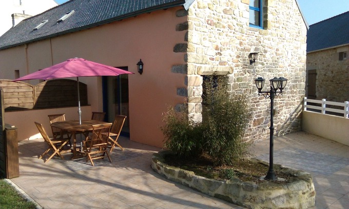 Plogonnec House | Beautiful renovated longère in the countryside and 10 km from the sea