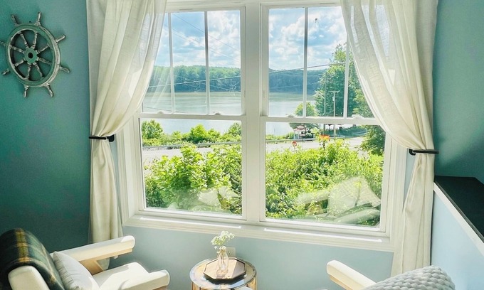 Aurora House | Beautiful River View spacious 3-bedroom house w/AC-WiFi- Ark -Creation Museum