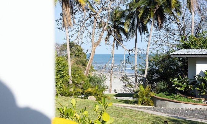 Boca Corona Apartment | Beautiful Room in Beachfront complex in Playa Corona