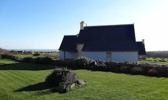 Primelin House | BEAUTIFUL SEA VIEW HOUSE. CLOSE TO THE BEACH and coastal paths