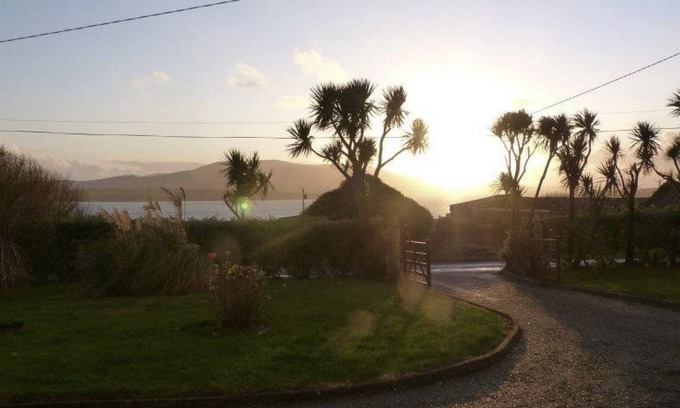 Cahirciveen House | Beautiful seaview cottage