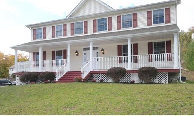 Carmel House | Beautiful Single Family Home 4 Bed 2.5 Bath