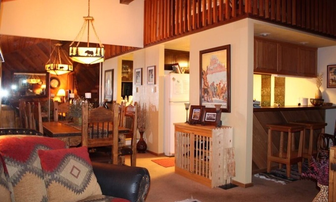 Mammoth Lakes Condo | Beautiful Snowcreek Condo - 1 Bdrm, Loft & Bonus Room - Pet Friendly