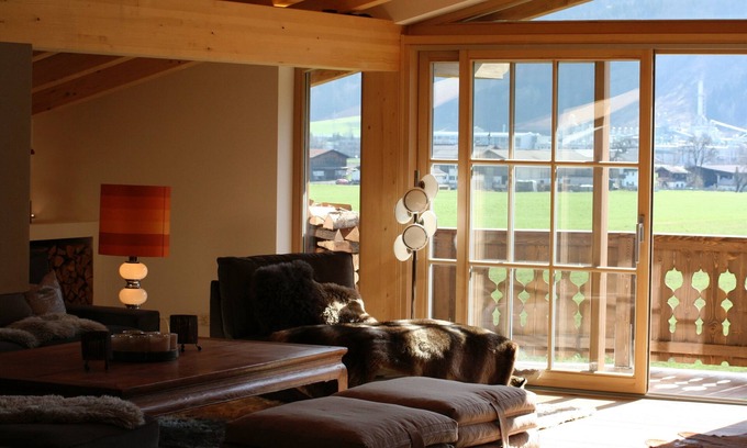 Oberndorf bei Kitzbuhel Ski Chalet | Beautiful, spacious villa with a wonderful mountain view