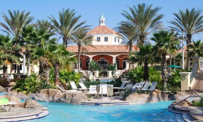 Regal Palms House | Beautiful, Spacious 4BR home near Resort Water Park - 9 miles to Disney Parks