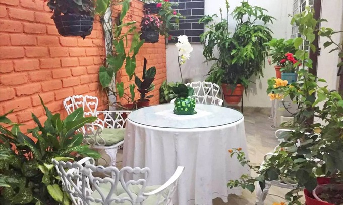 San Salvador House | Beautiful & Spacious Terrace Room w/a Garden