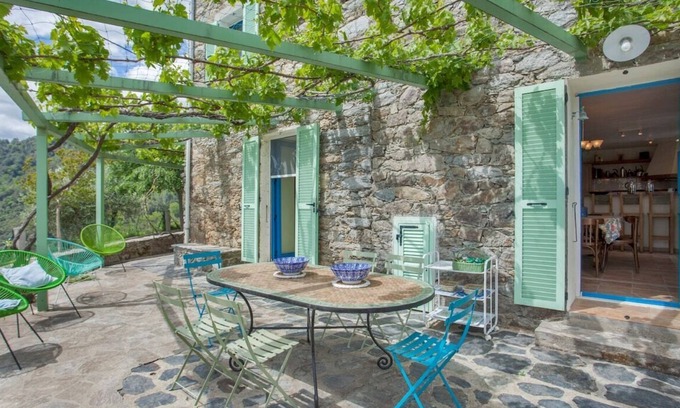Poggio-di-Nazza Villa | Beautiful stone house in the village of Poggio-di-Nazza