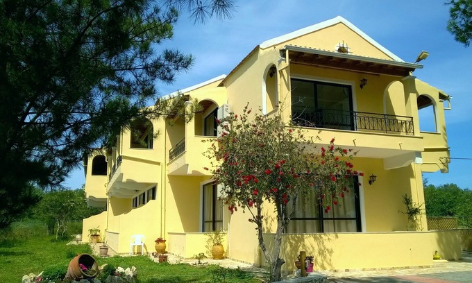 Melikia House | Beautiful Studios In A Green And Peaceful Area Near The Beach On Corfu Island