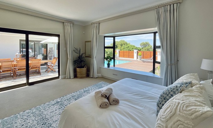 Saint Francis Bay House | Beautiful sunny holiday home