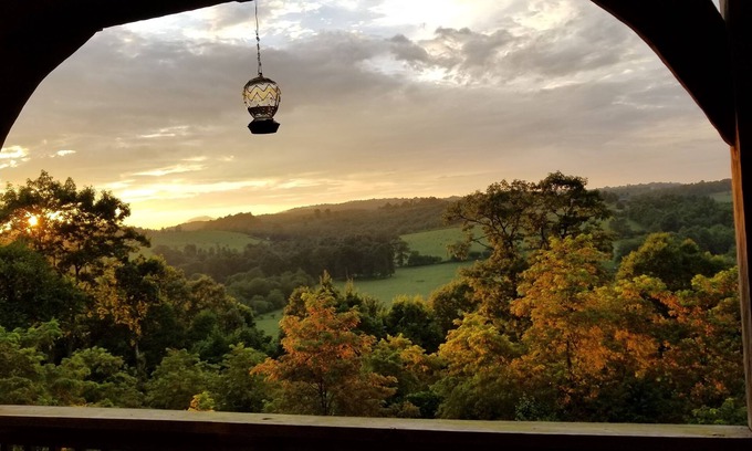 Vesta Cabin | Beautiful Sunsets & Amazing Stars in every season, Family-owned gem.