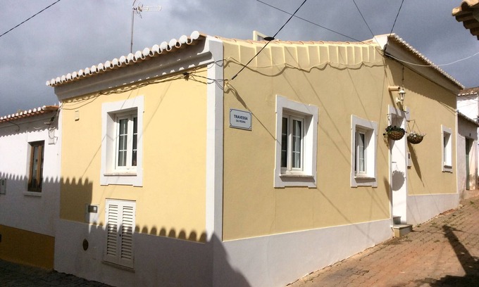 Figueira Cottage | Beautiful sympathetically renovated one bedroom Cottage in traditional village