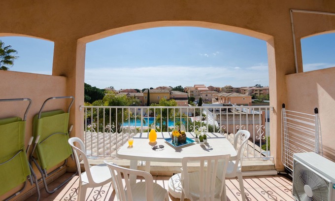 Les Bormettes Apartment | Beautiful T2 Mezzanine 6 p. 250m from the BEACH with HEATED POOL & TENNIS (204)