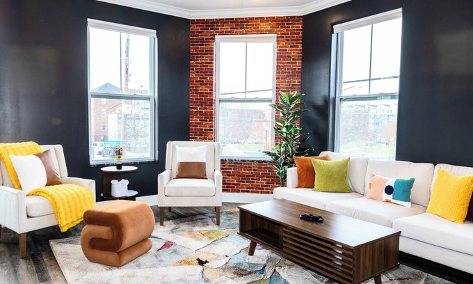 Weinland Park House | Beautiful Townhomes with Roof Terrace Hot Tubs and Game Room