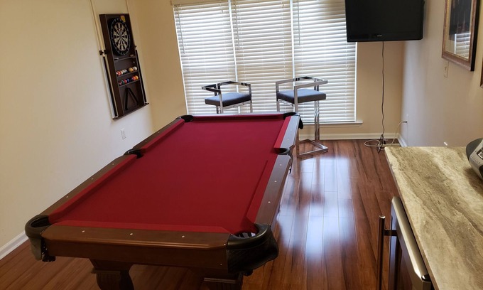 Grenloch House | Beautiful Townhouse near Philly Stadiums and Atlantic City