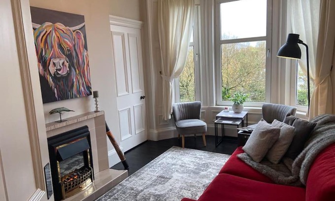 Largs Apartment | Beautiful traditional flat in the center of Largs.