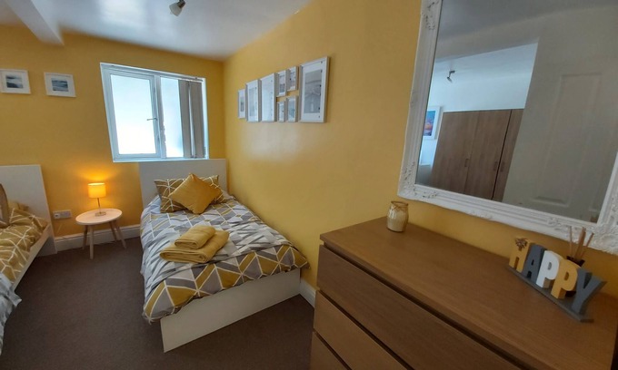 Uplands Apartment | Beautiful Two Bedroom ground floor apartment