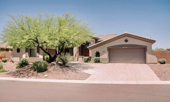 Anthem Country Club House | Beautiful Vacation Home - in the Anthem Country Club