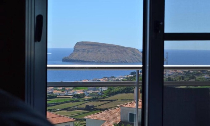Porto Judeu House | Beautiful Views Corner