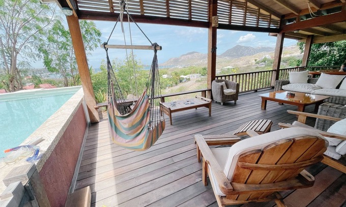 Piccadilly House | Beautiful Views of English Harbour! 4 Bedroom Property with