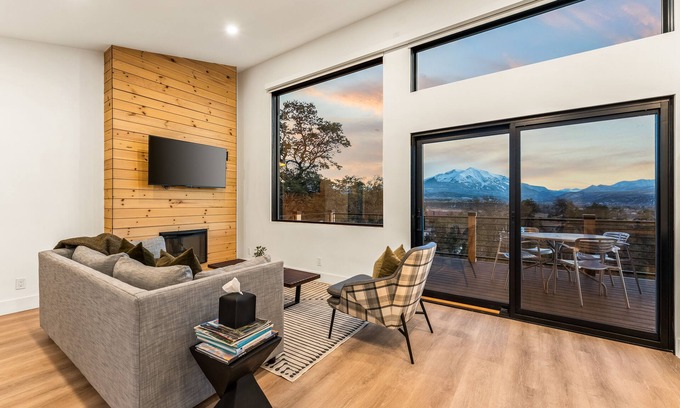 Carbondale House | Beautiful Views W/Hot Tub 3bs 2bth Near Aspen