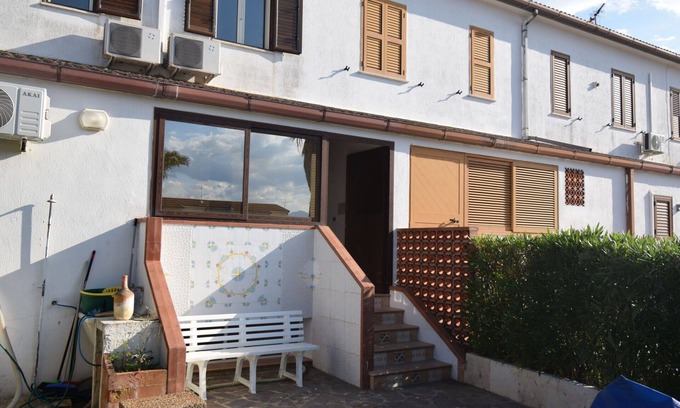 Fabrizio Villa | Beautiful villa for 4 guests with A/C, WIFI, TV, balcony, pets allowed, panoramic view and park.