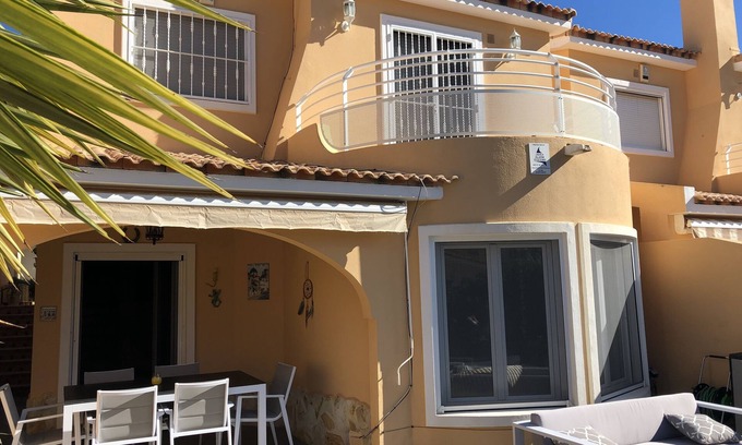 Gata de Gorgos House | Beautiful villa - very sunny with 3 bedrooms and great communal pool