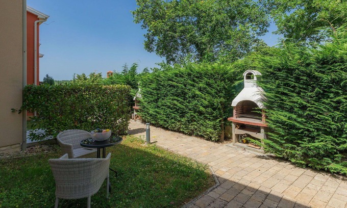 Pelegrin House | Beautiful villa for 6 guests with WIFI, A/C, private pool, TV, terrace, pets allowed and parking