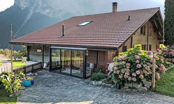 Innertkirchen Villa | Beautiful villa for 4 people with WIFI, TV, terrace, pets allowed, panoramic view and parking