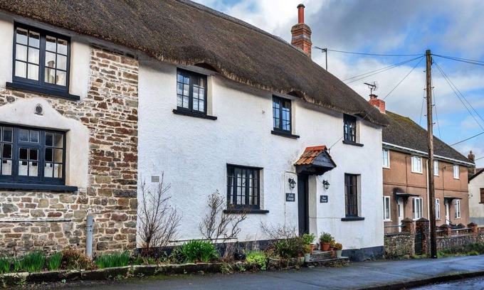 Chittlehampton House | Beautiful villa for 5 people with WIFI, pets allowed and parking