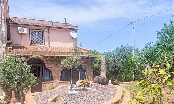 Misilmeri House | Beautiful villa for 10 people with private pool, A/C, WIFI, TV, terrace and pets allowed