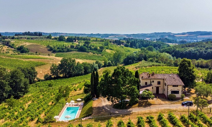 Scandicci House | Beautiful villa for 16 guests with WIFI, private pool, TV, patio, pets allowed and panoramic view