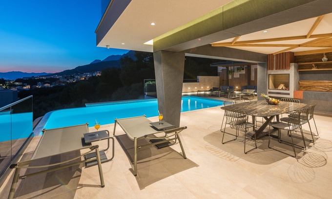 Moca Villa | Beautiful Villa Horatia