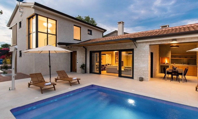 Kadumi Villa | Beautiful Villa Ursaria with pool, jacuzzi and sauna