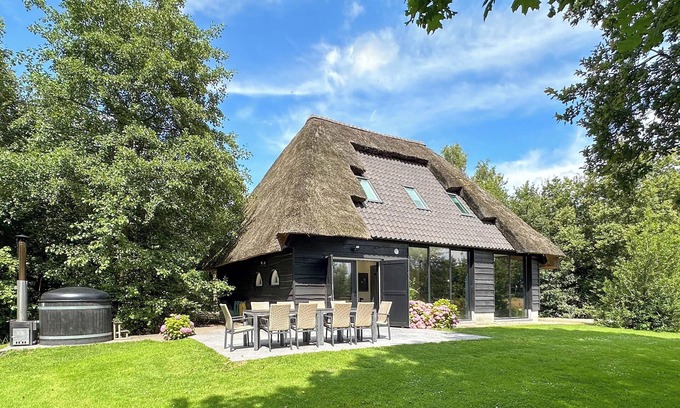 Rijsbergen House | Beautiful villa with hot tub and great view