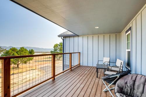 Hammond House | Beautiful Water Views Coastal Oregon Townhome!