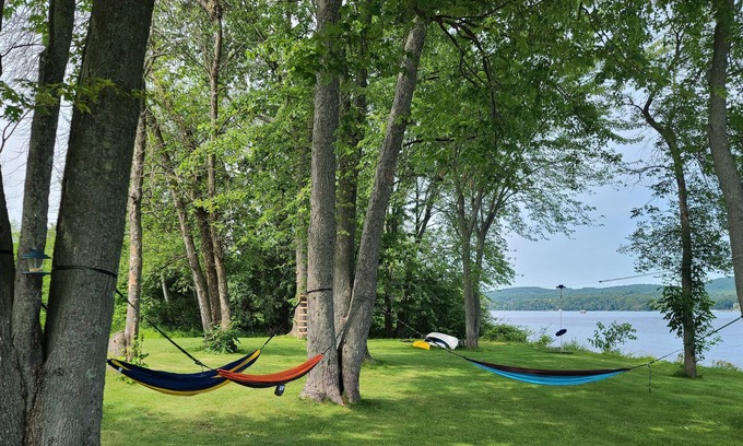 Plantagenet Cottage | Beautiful Waterfront Cottage on Ottawa River